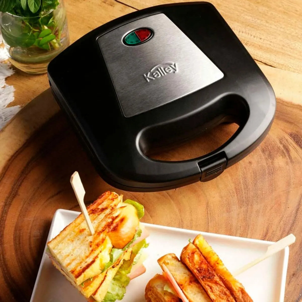 Freidora 10 Litros + olla arrocera Black and decker 20 tazas + Sanduchera Kalley Panini